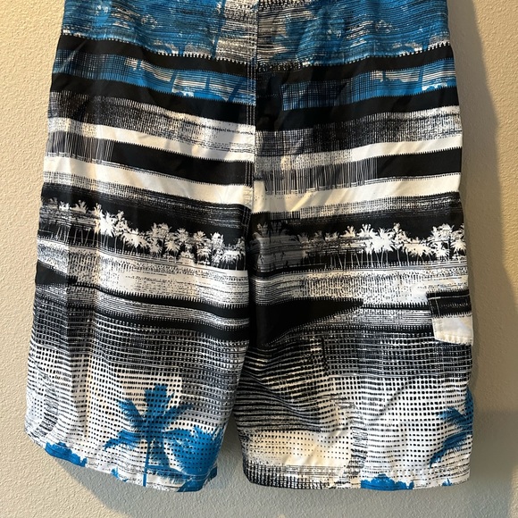 Boy’s swim trunks by orangeou’s in xl (18-20) - Picture 3 of 6